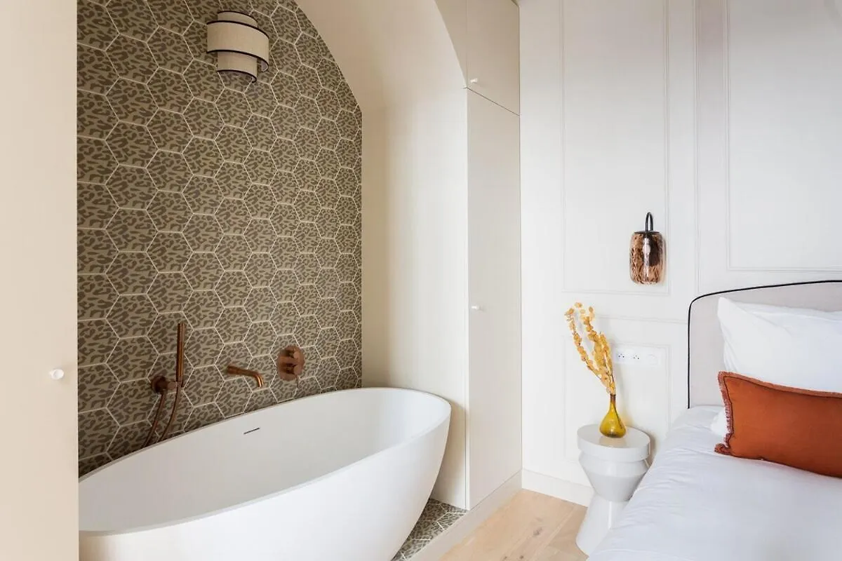 The Edouard VII Suite Paris Apartment