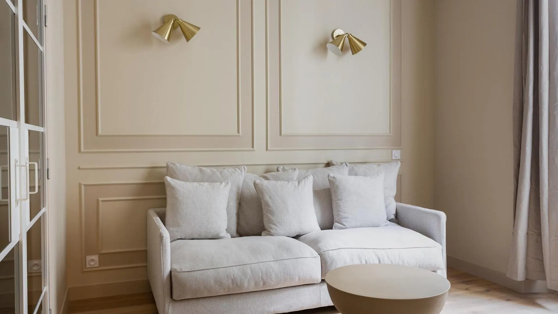 The Edouard VII Suite Paris Apartment